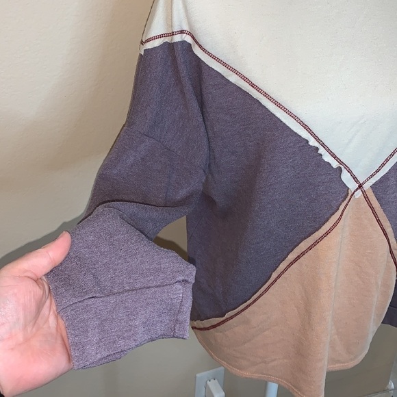 Color block long sleeve top - Picture 2 of 6